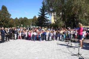 OTVORITEV PRED OŠ CERKNICA  04 FOTO LJUBO VUKELIČ